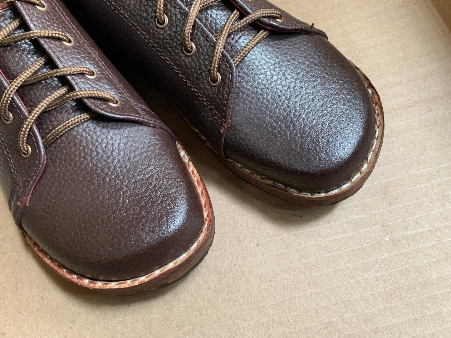 Barefoot Transition Leather Lace-Ups with Tire  Soles (UK8/EU42/US8.5) 9LC