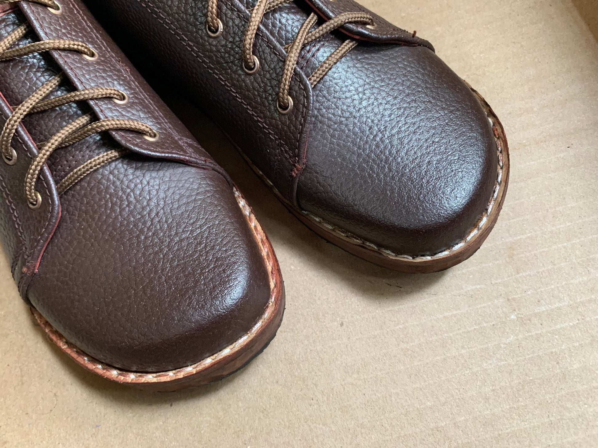 Barefoot Transition Leather Lace-Ups with Tire  Soles (UK8/EU42/US8.5) 9LC