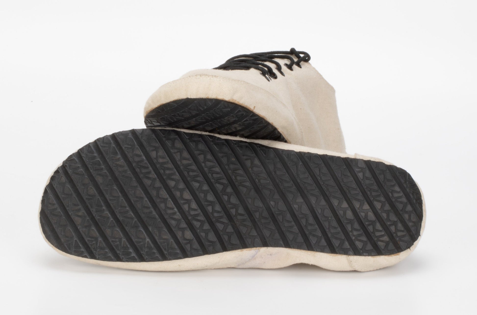 Canvas Barefoot Shoes: Upcycled Tire Sole, Soft Flexible Feel (UK9/EU43) 9LC