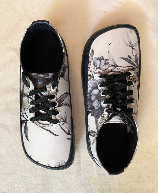 Art Deco Upcycled Barefoot Shoe: Floral Print, Tyre Sole (US Size 8) 9LC