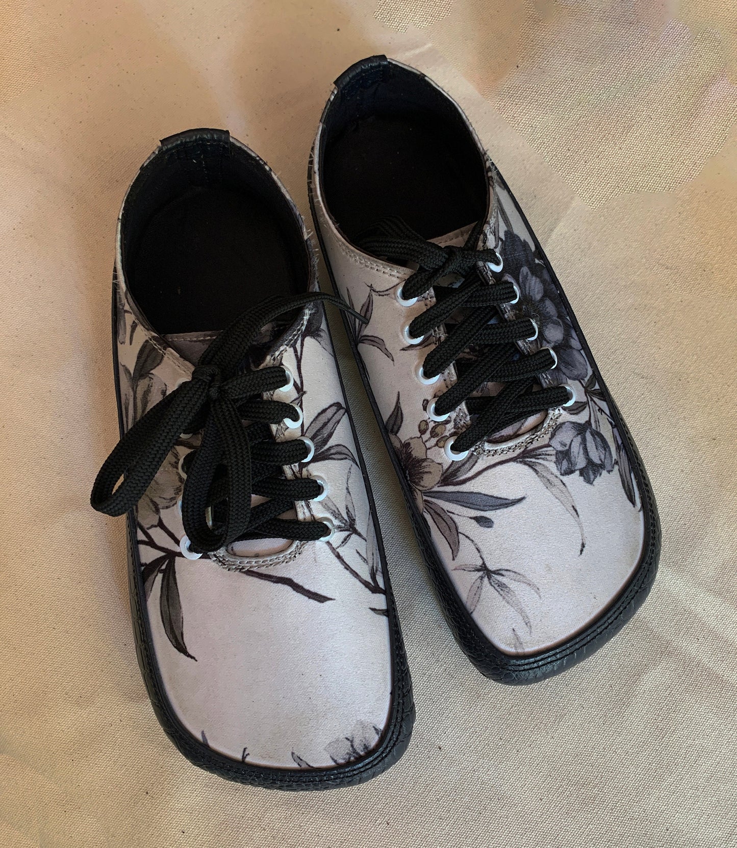 Art Deco Upcycled Barefoot Shoe: Floral Print, Tyre Sole (US Size 8) 9LC