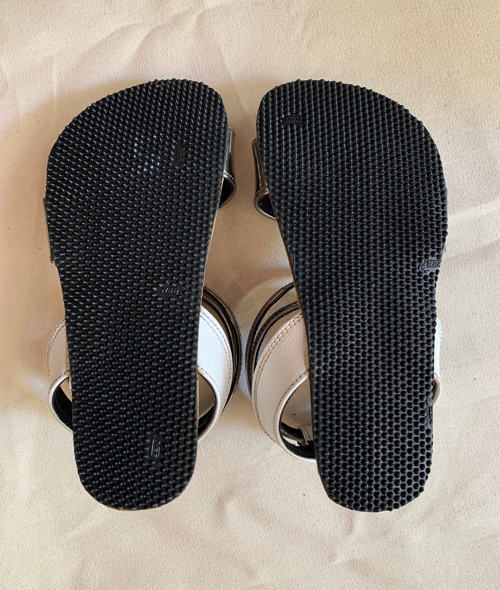 Vegan Barefoot Sandals: Cork, Silver & White - EU38 9LC