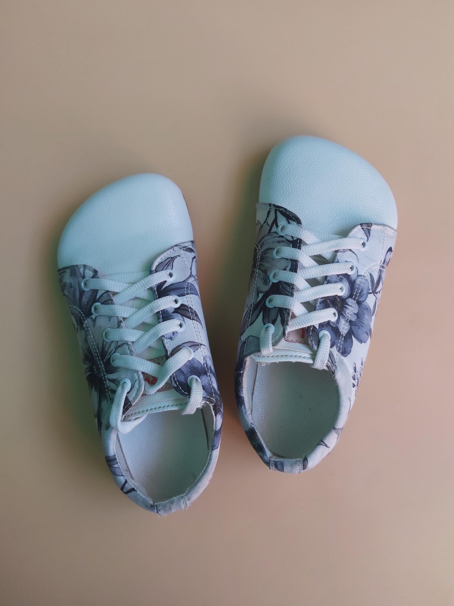 Vegan Floral Lace-up Sneaker: Wide Toe Bridal Shoe - US Size 5 9LC