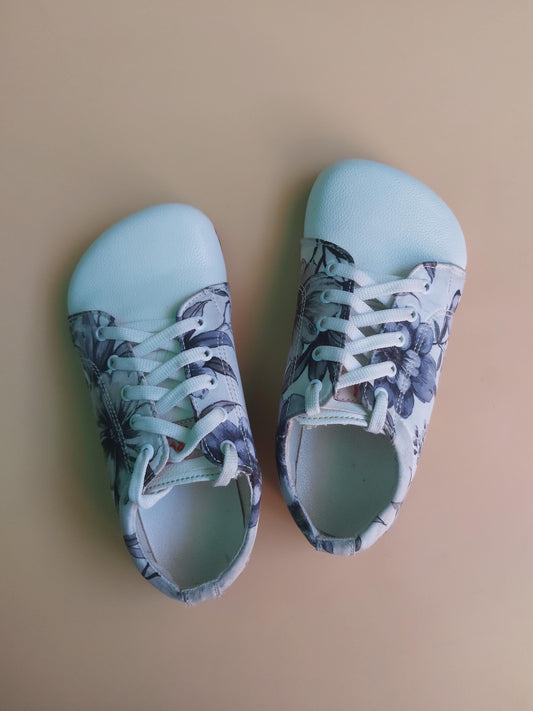 Vegan Floral Lace-up Sneaker: Wide Toe Bridal Shoe - US Size 5 9LC