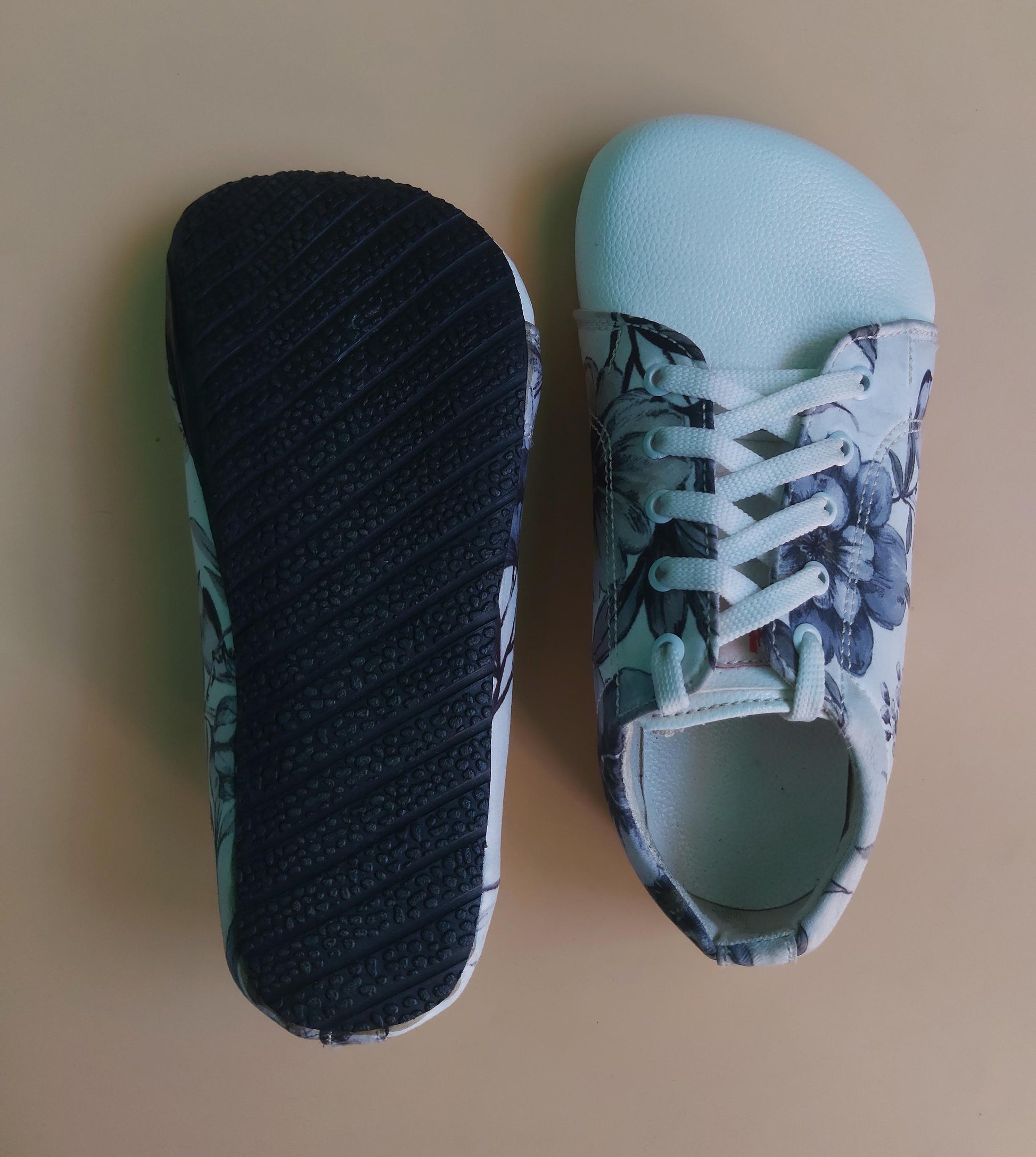 Vegan Floral Lace-up Sneaker: Wide Toe Bridal Shoe - US Size 5 9LC
