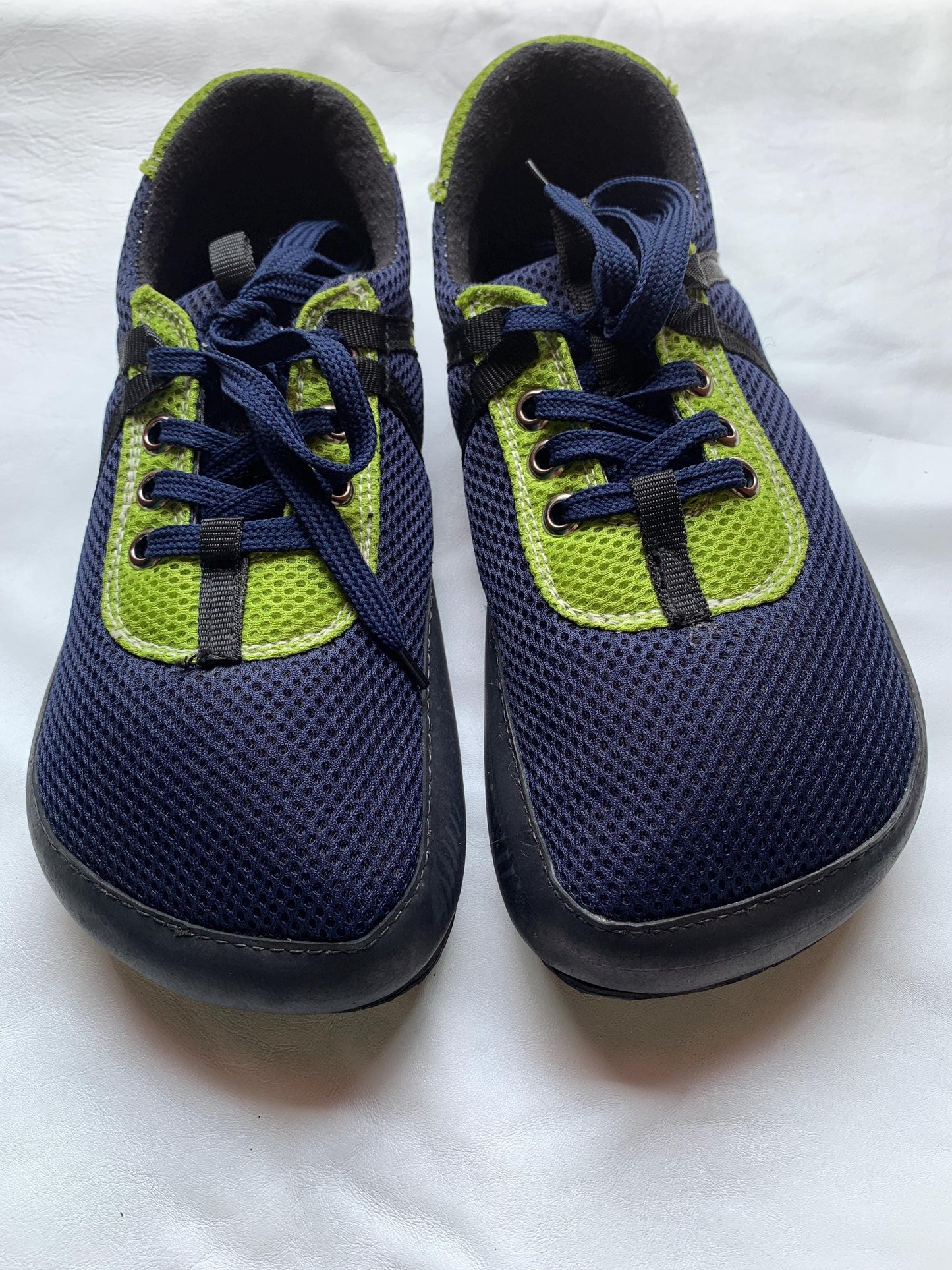 Handmade Barefoot Walking Shoe, Mesh & Tyre Trim, US Size 9 9LC
