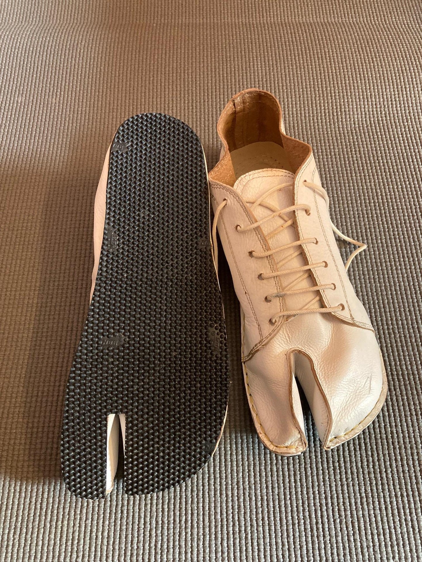 Handmade Leather Tabi Shoe: Custom Barefoot Split Toe 9LC