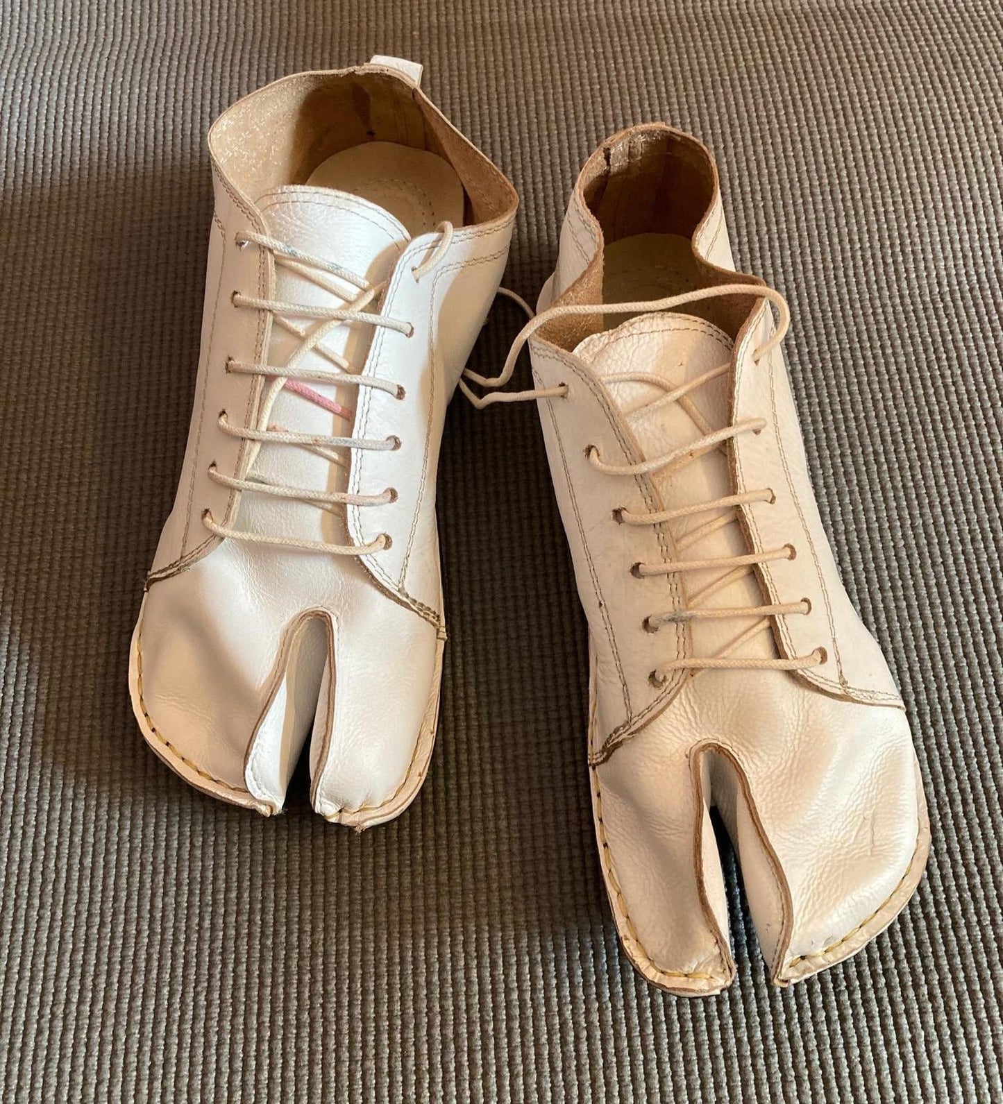 Handmade Leather Tabi Shoe: Custom Barefoot Split Toe 9LC